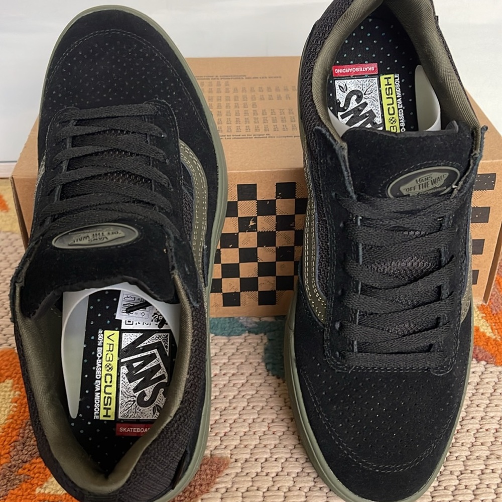 Vans WMNS Zahba
Fatigue/Black
VN0007QQFTB
SNEAKERS - Picture 13 of 16